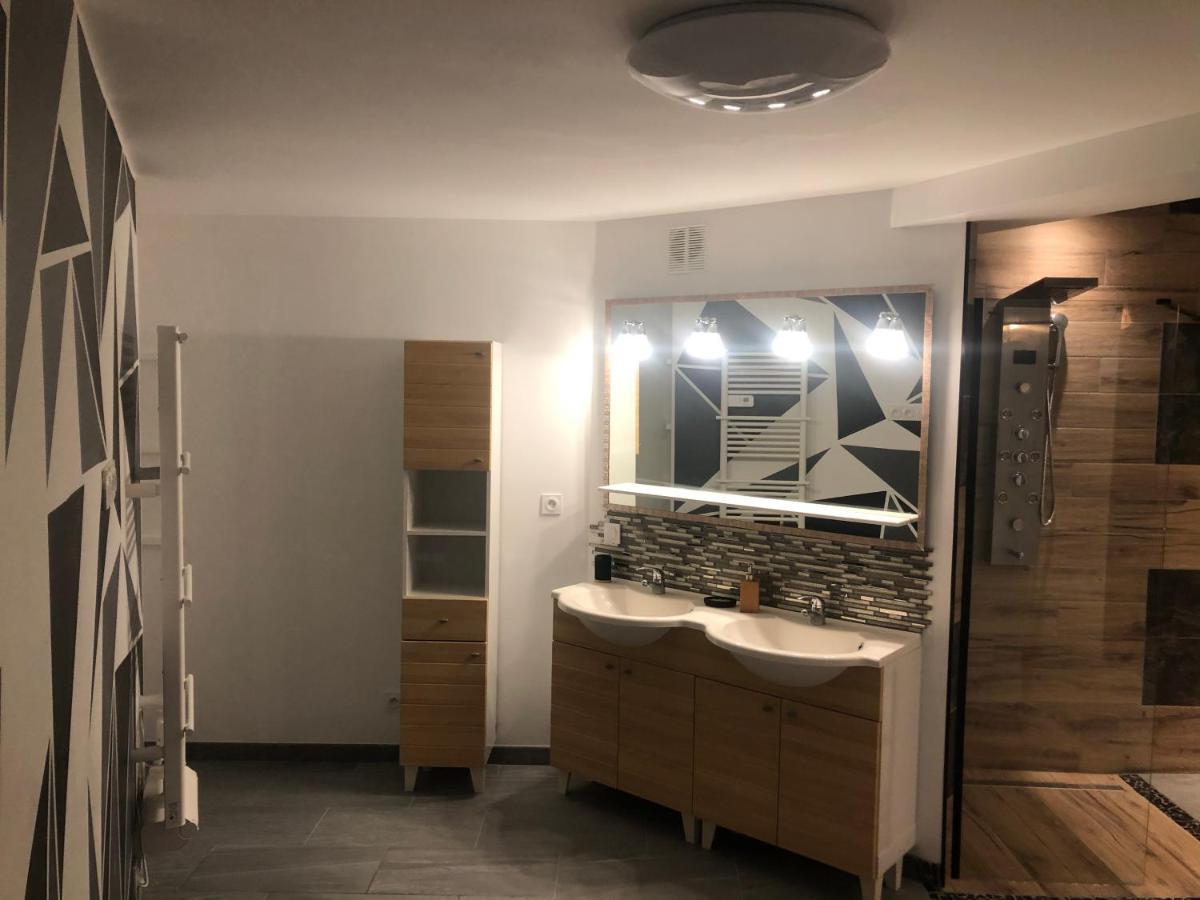 Au Coeur Du Senechal Apartment Marquise Ngoại thất bức ảnh